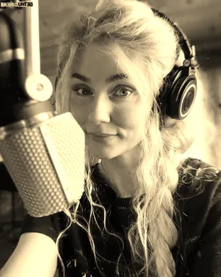 Clare Bowen & Jonathan Jackson